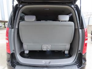 HYUNDAI Starex - Vista 10