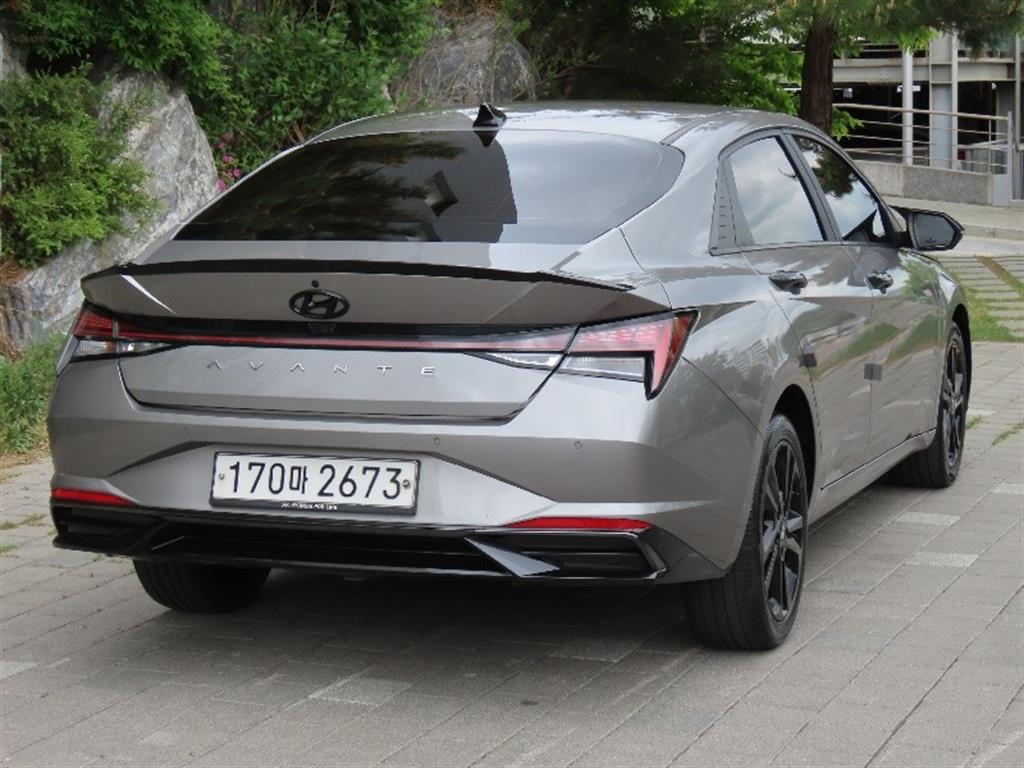HYUNDAI Avante - Vista 5
