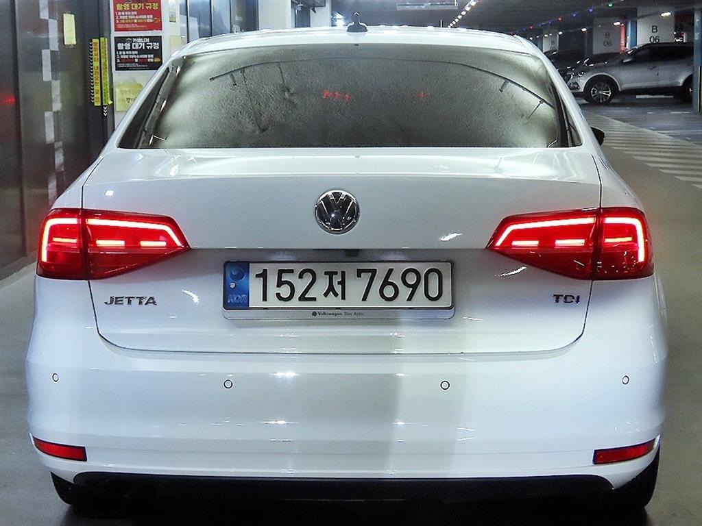 Volkswagen Jetta - Vista 5