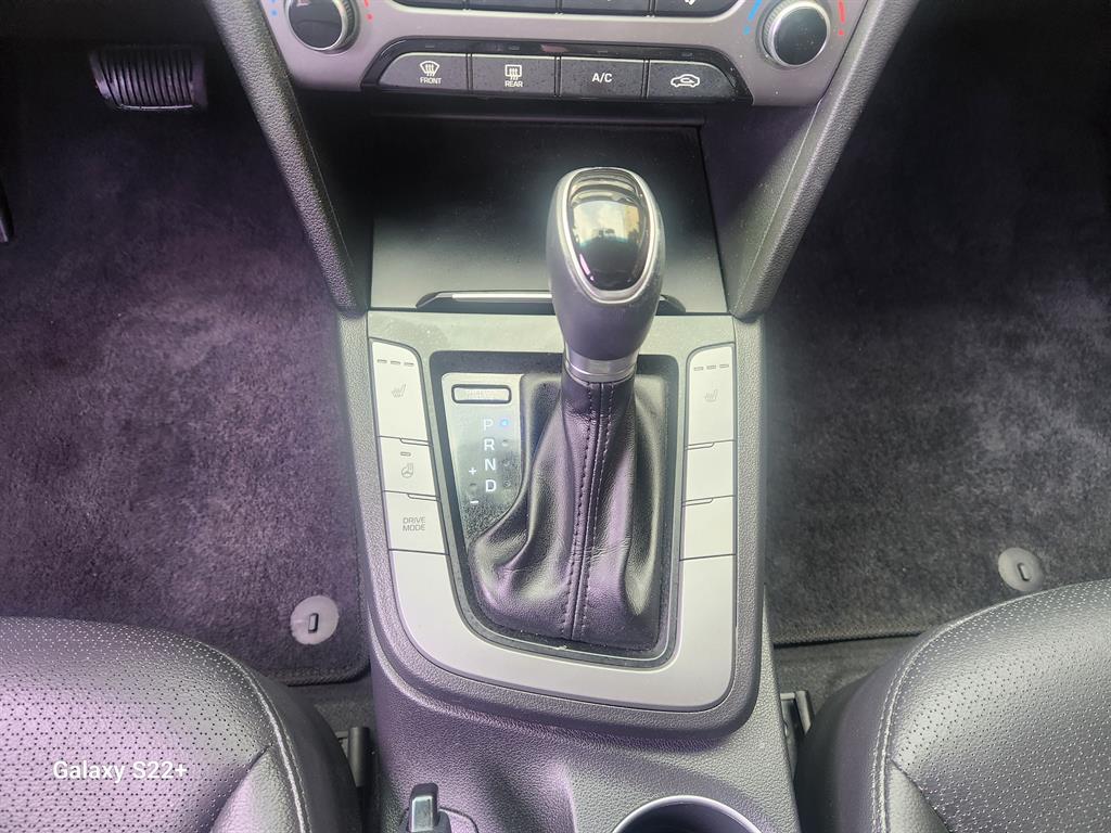 HYUNDAI Avante - Vista 12