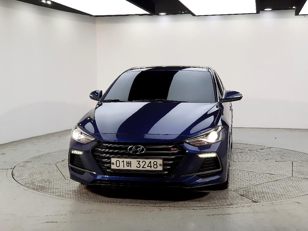 HYUNDAI Avante - Vista 2