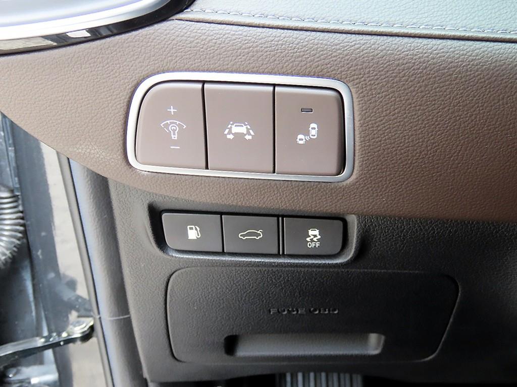 HYUNDAI Grandeur - Vista 12