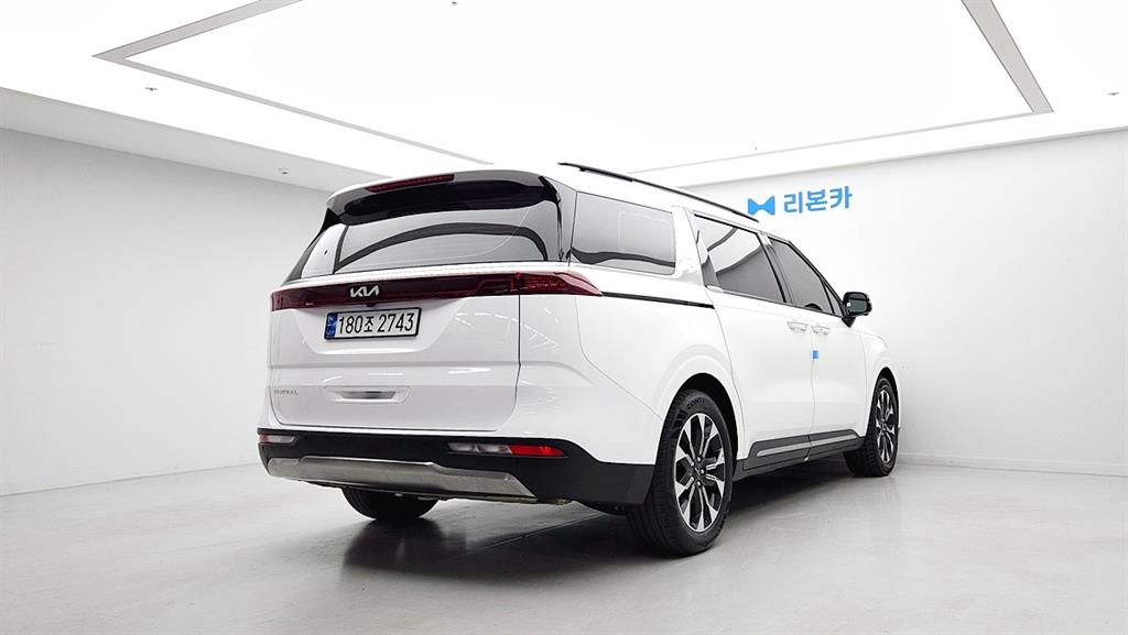 KIA Carnival - Vista 4