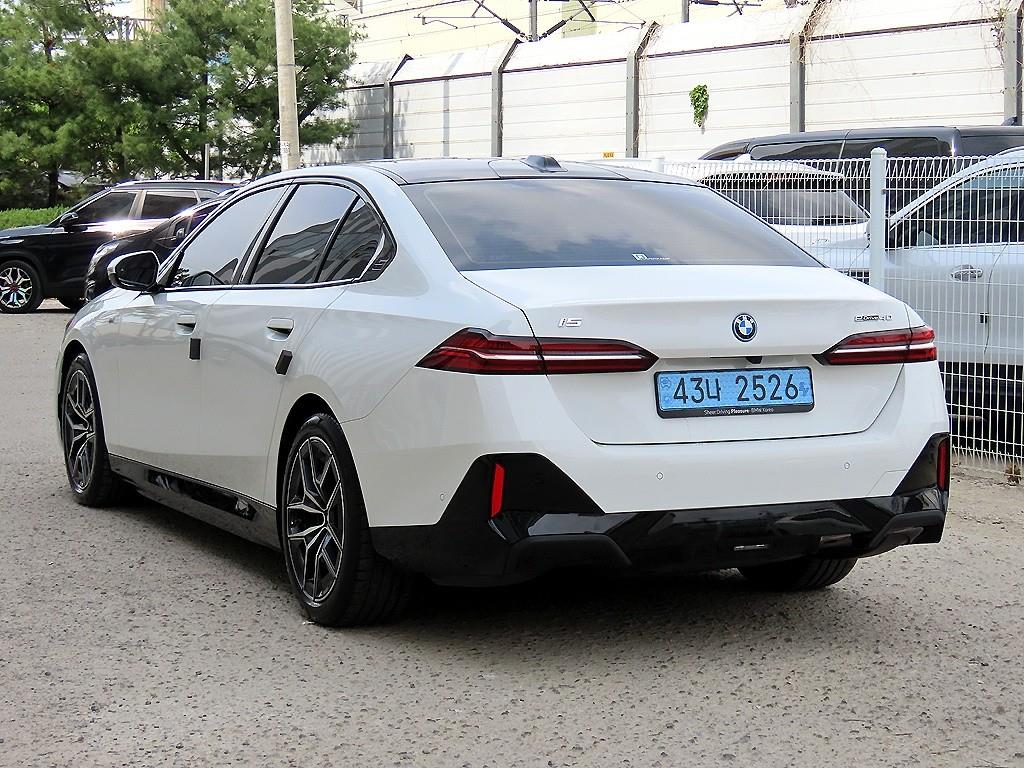 BMW i5 - Vista 3