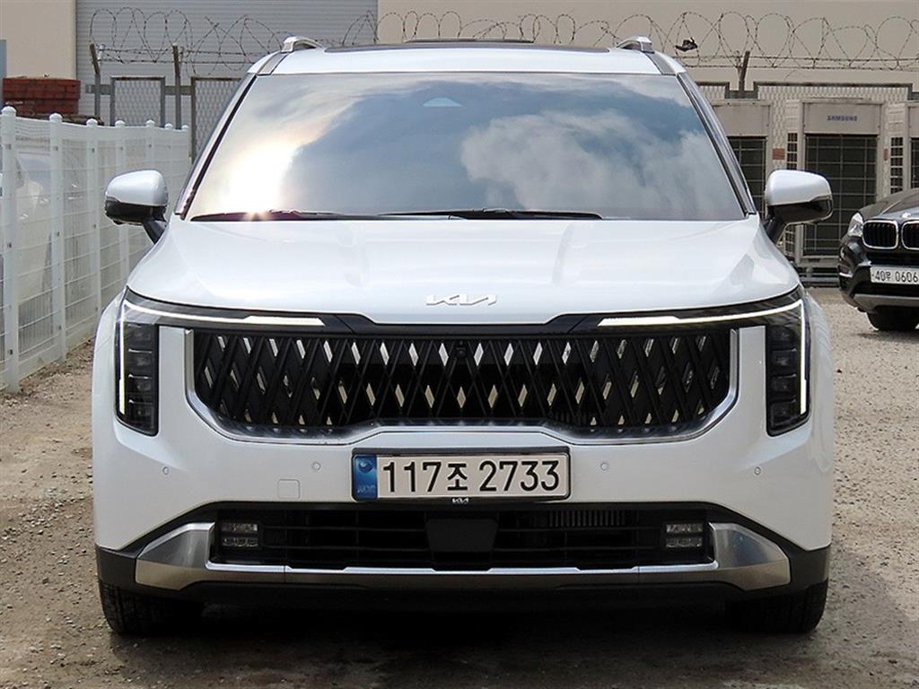 KIA Carnival 2025 Blanco - Importación desde Corea - HF Imports Iquique - Foto 1