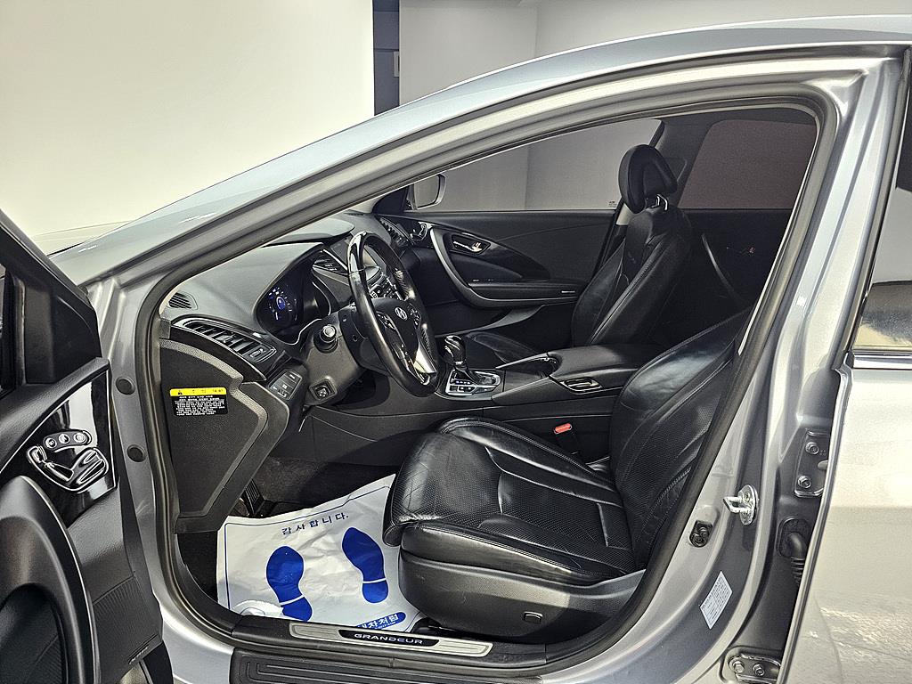 HYUNDAI Grandeur - Vista 8