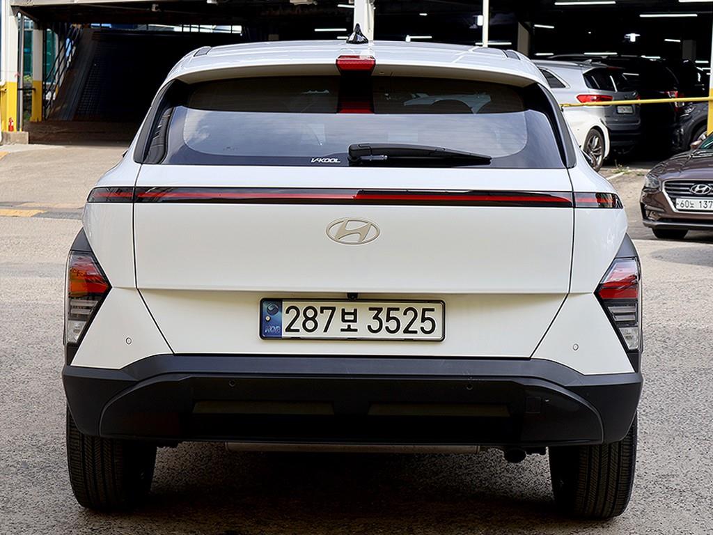 HYUNDAI Kona - Vista 5