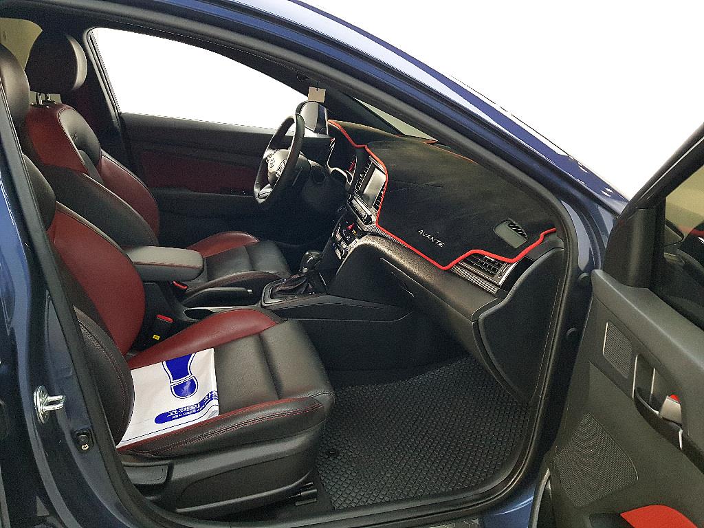 HYUNDAI Avante 2018 Azul - Importación desde Corea - HF Imports Iquique - Foto 13