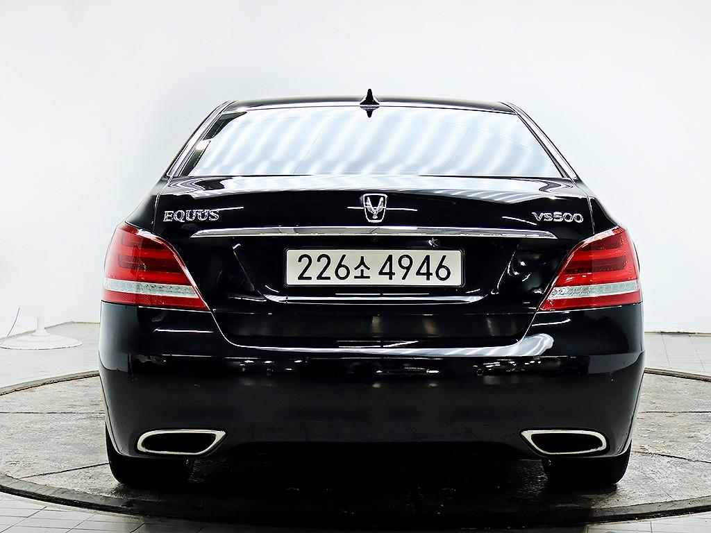HYUNDAI Equus - Vista 5