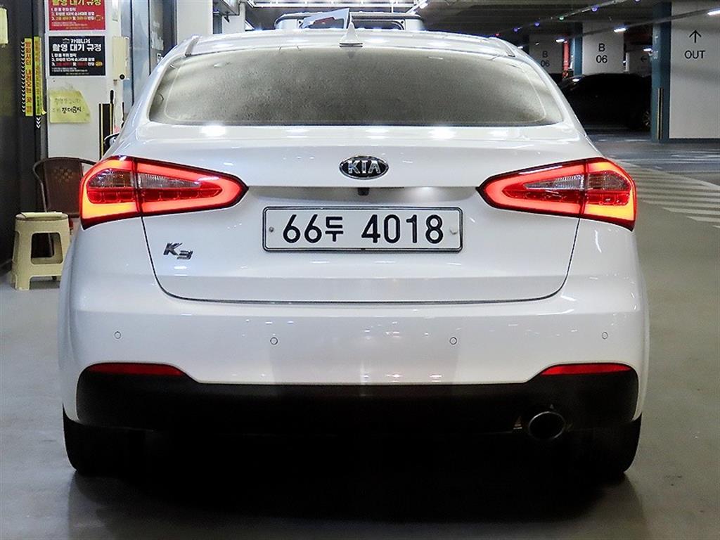 KIA K3 - Vista 5