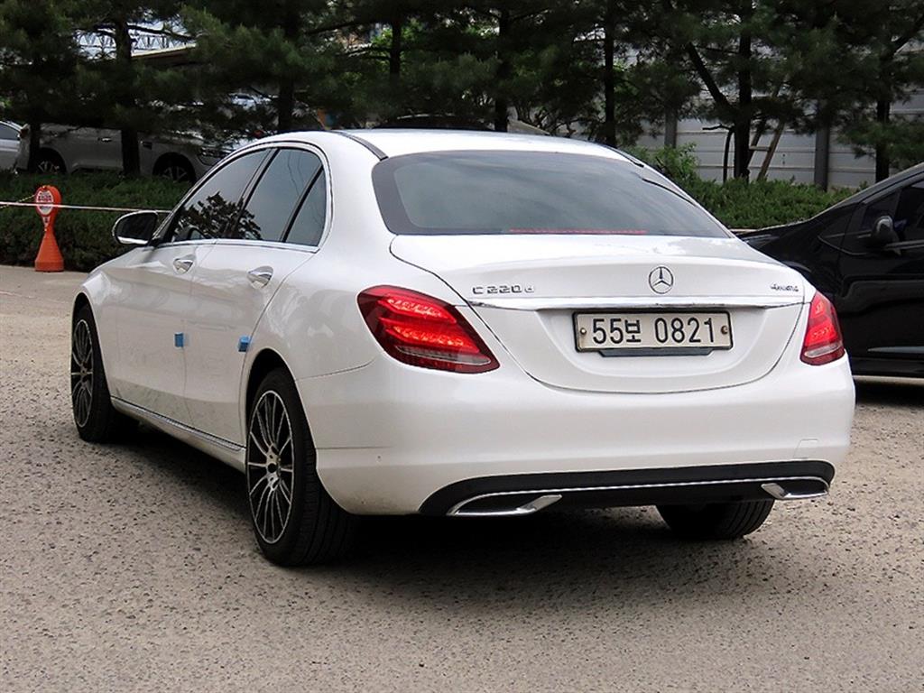 Mercedes Benz C Class - Vista 3