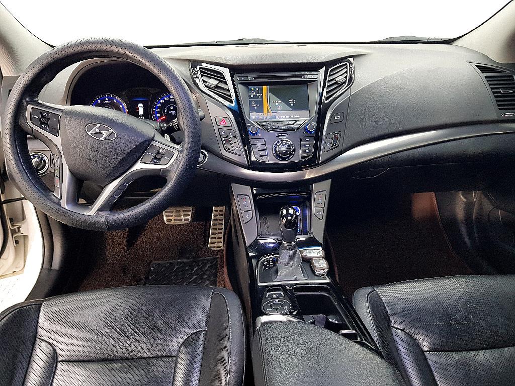 HYUNDAI i40 - Vista 5