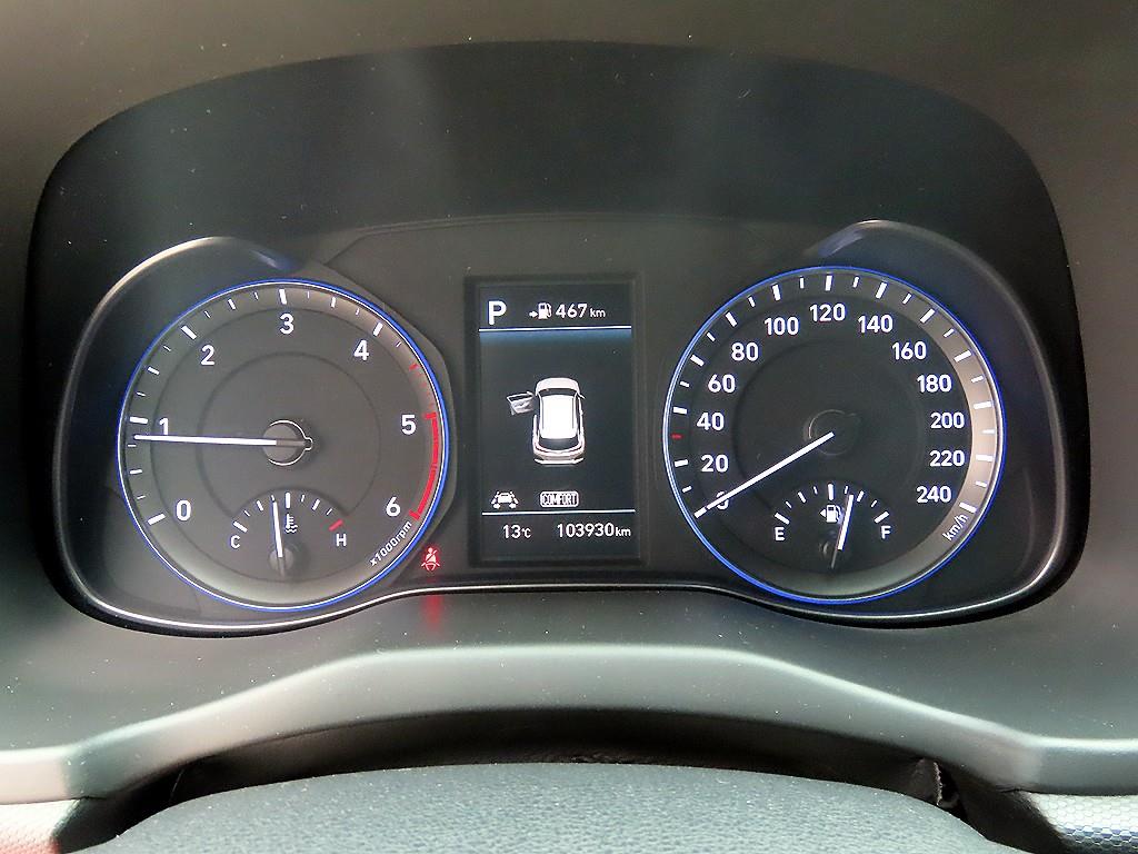 HYUNDAI Kona - Vista 9