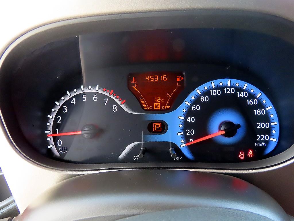 Nissan Cube - Vista 9