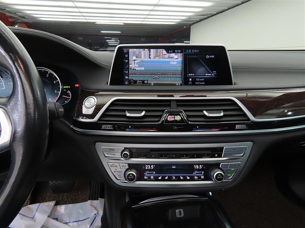 BMW 7 Series - Vista 10