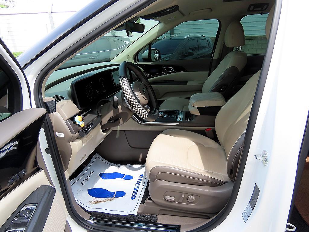 KIA Carnival - Vista 5