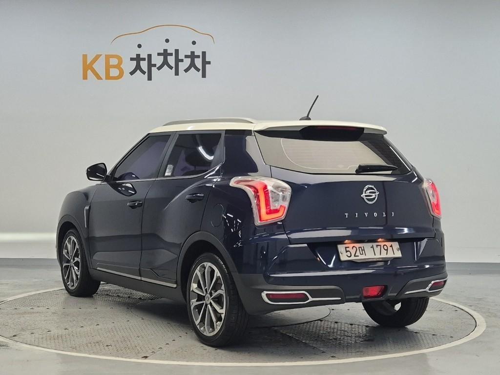 Ssangyong Tivoli - Vista 2