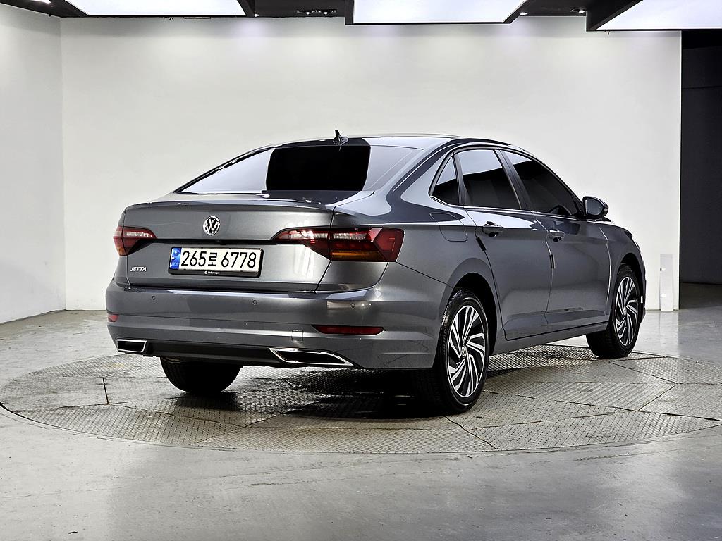 Volkswagen Jetta - Vista 4
