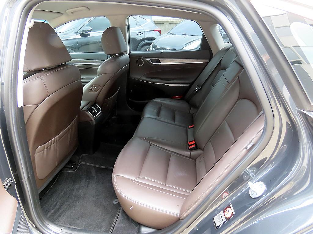 HYUNDAI Grandeur - Vista 6