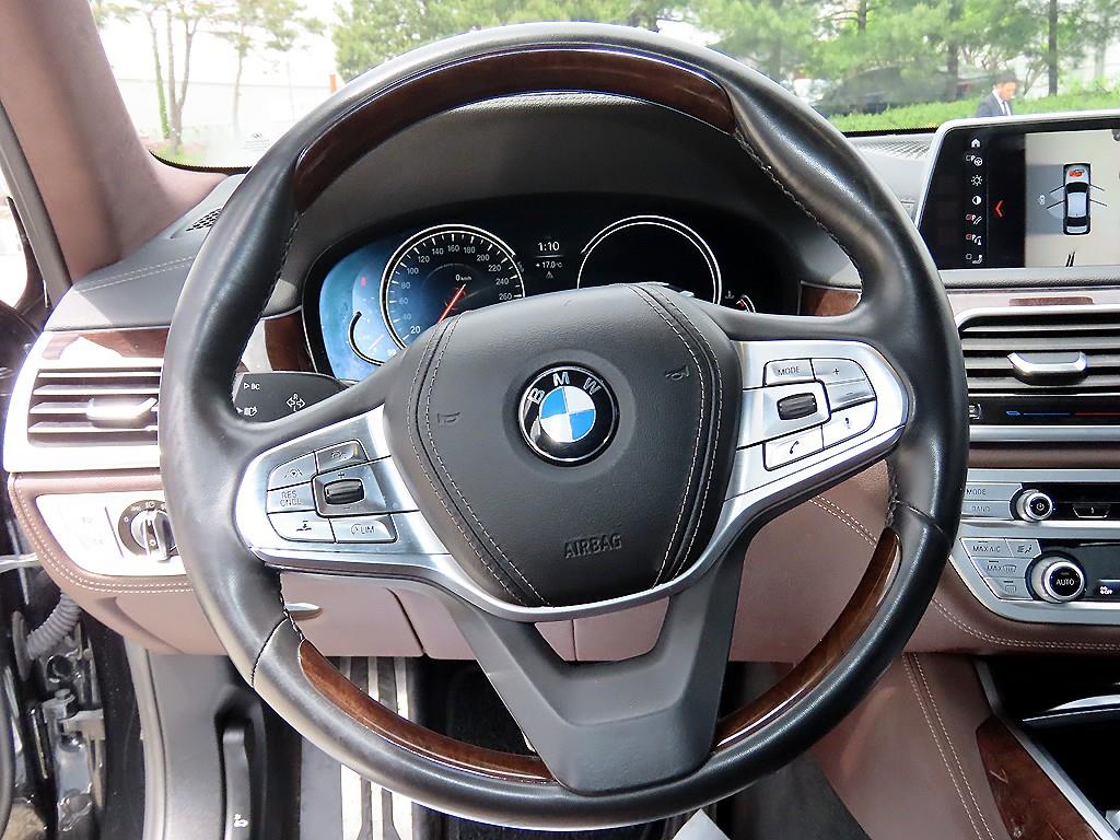 BMW 7 Series - Vista 8