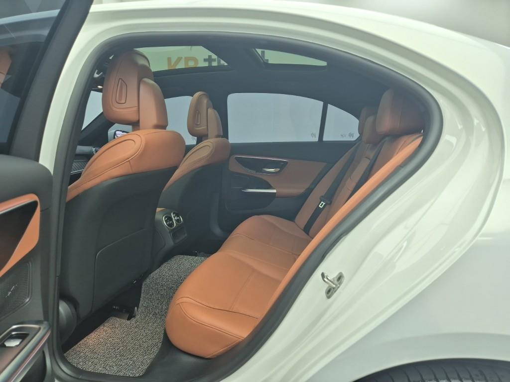 Mercedes Benz C Class - Vista 12