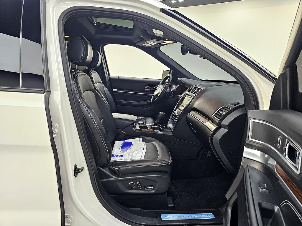Ford Explorer - Vista 11