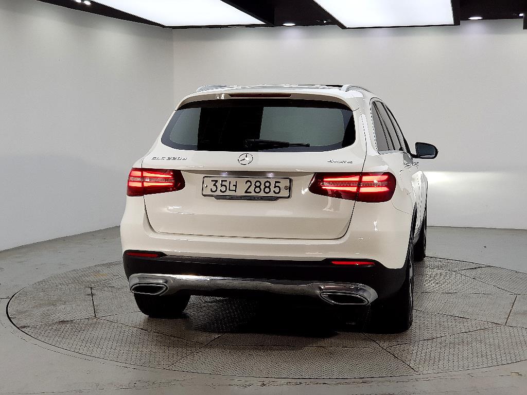 Mercedes Benz GLC Class - Vista 3