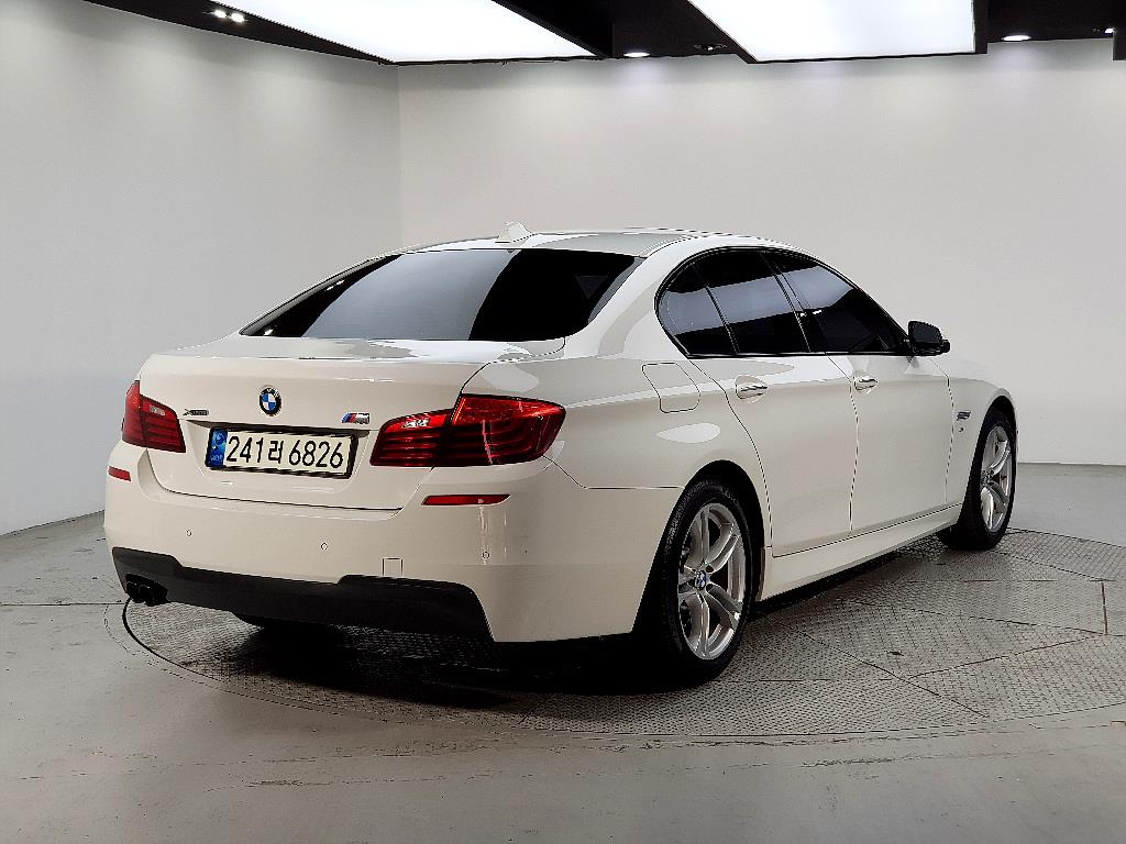 BMW 5 Series - Vista 4