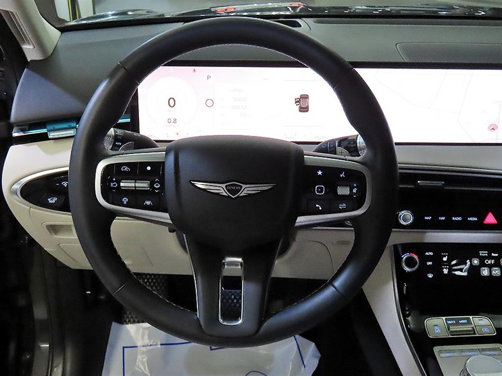 Genesis GV70 - Vista 8