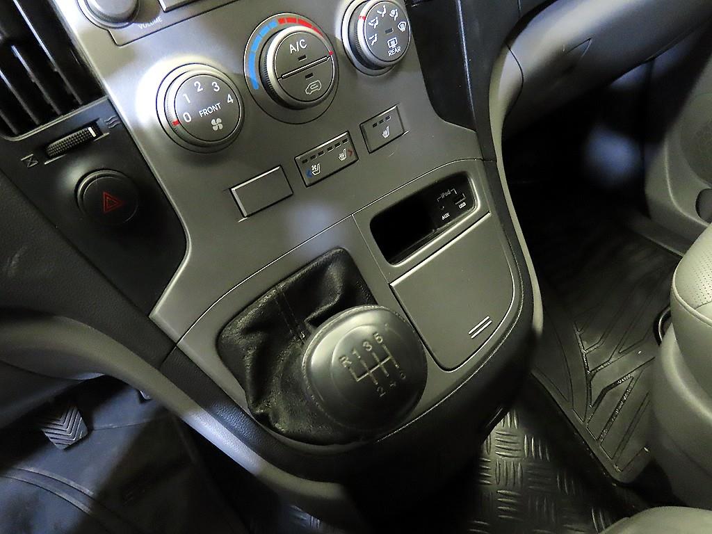 HYUNDAI Starex - Vista 12