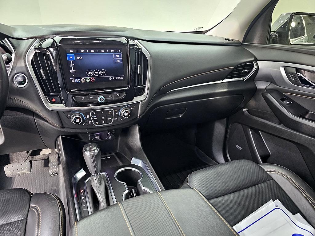 Chevrolet Travers - Vista 10