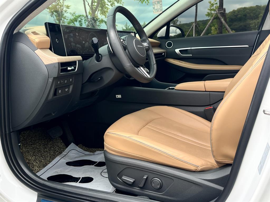 HYUNDAI Sonata - Vista 9