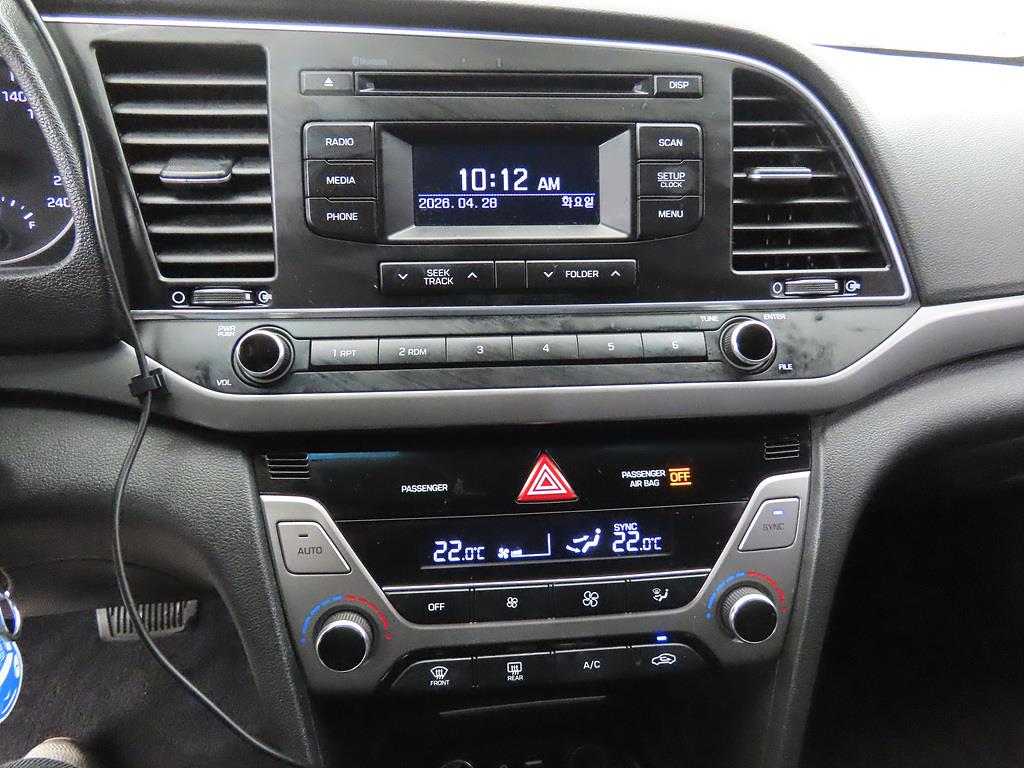 HYUNDAI Avante - Vista 12