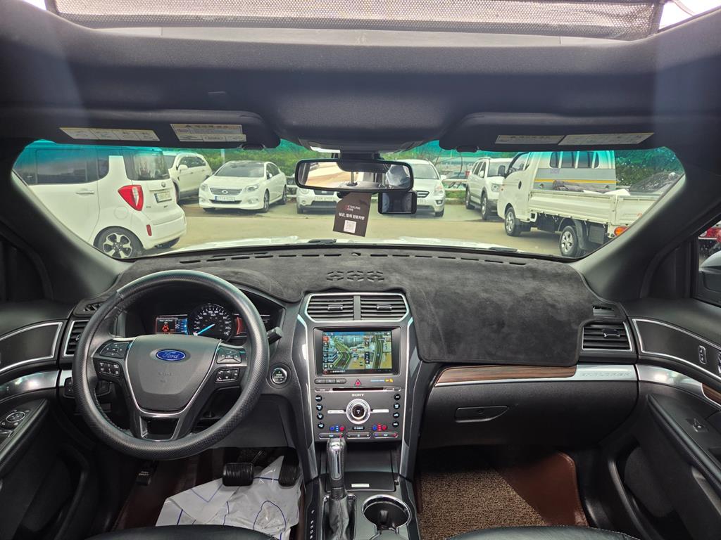 Ford Explorer - Vista 6