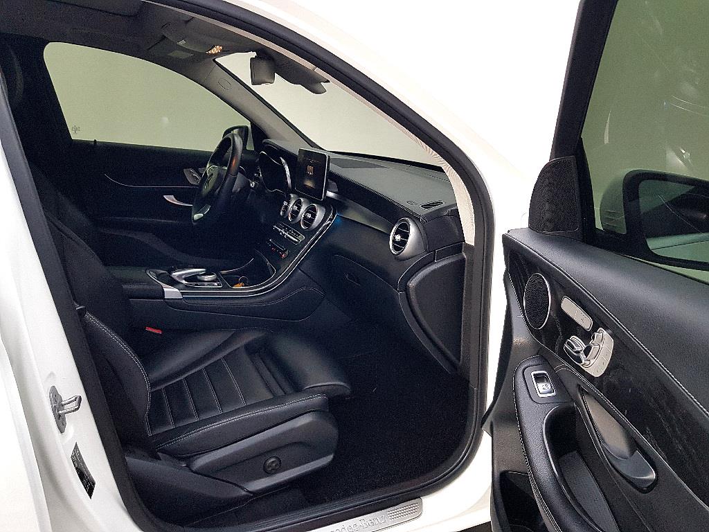 Mercedes Benz GLC Class - Vista 12
