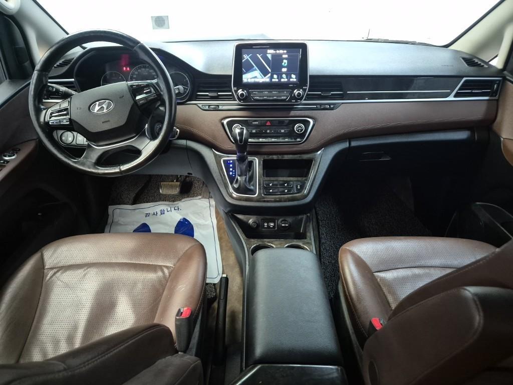 HYUNDAI Starex - Vista 7