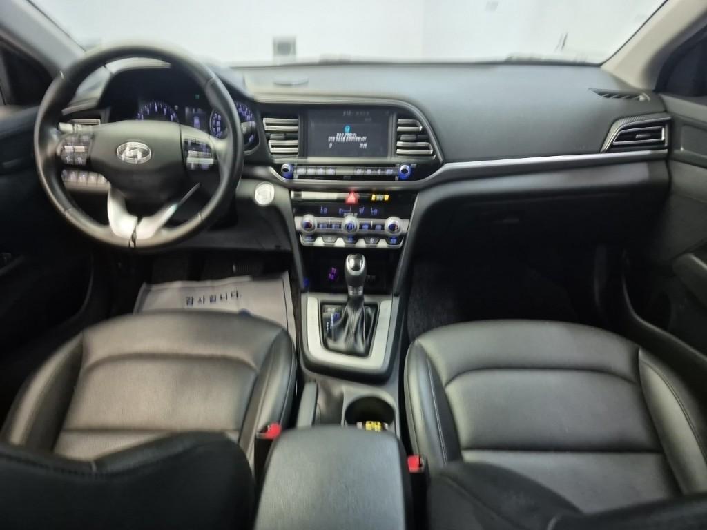 HYUNDAI Avante - Vista 7