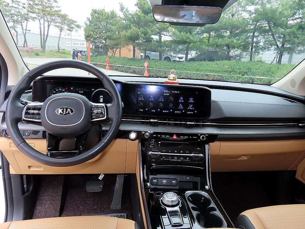 KIA Carnival - Vista 8