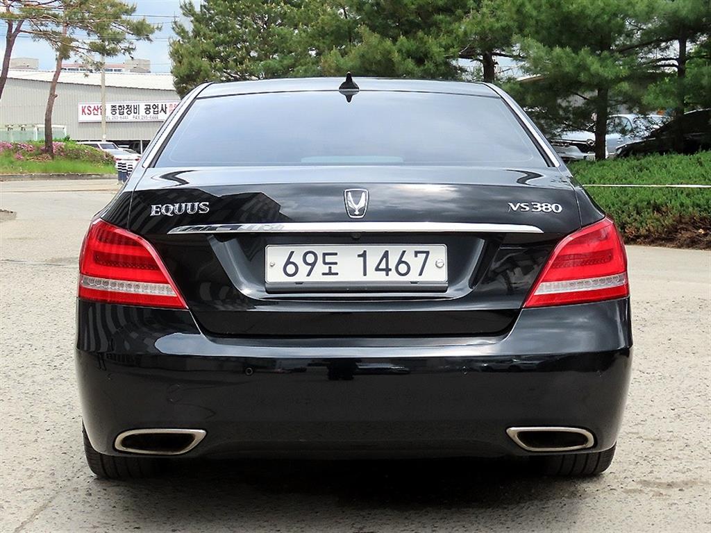 HYUNDAI Equus - Vista 4