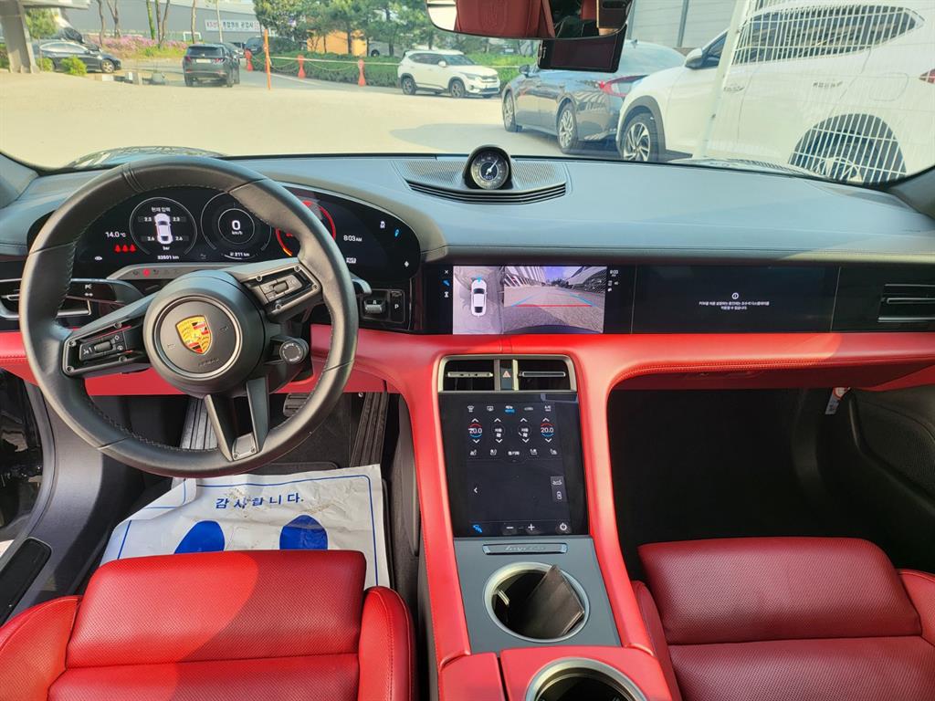 Porsche Taycan - Vista 7