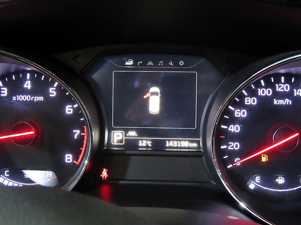 KIA Carnival - Vista 9