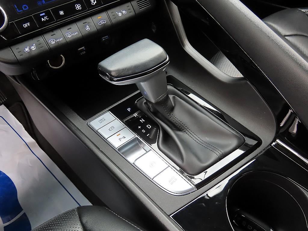 HYUNDAI Avante - Vista 10