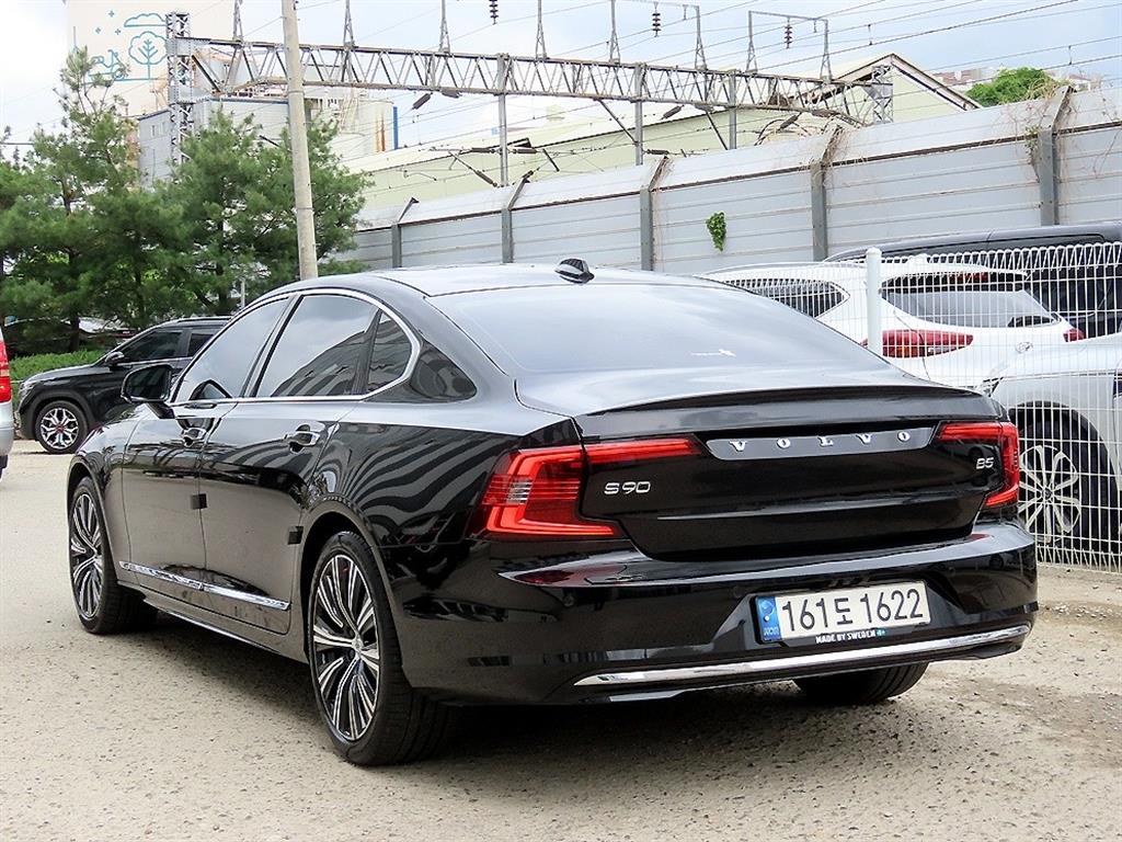 Volvo S90 - Vista 3