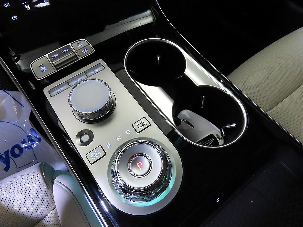 Genesis GV70 - Vista 12
