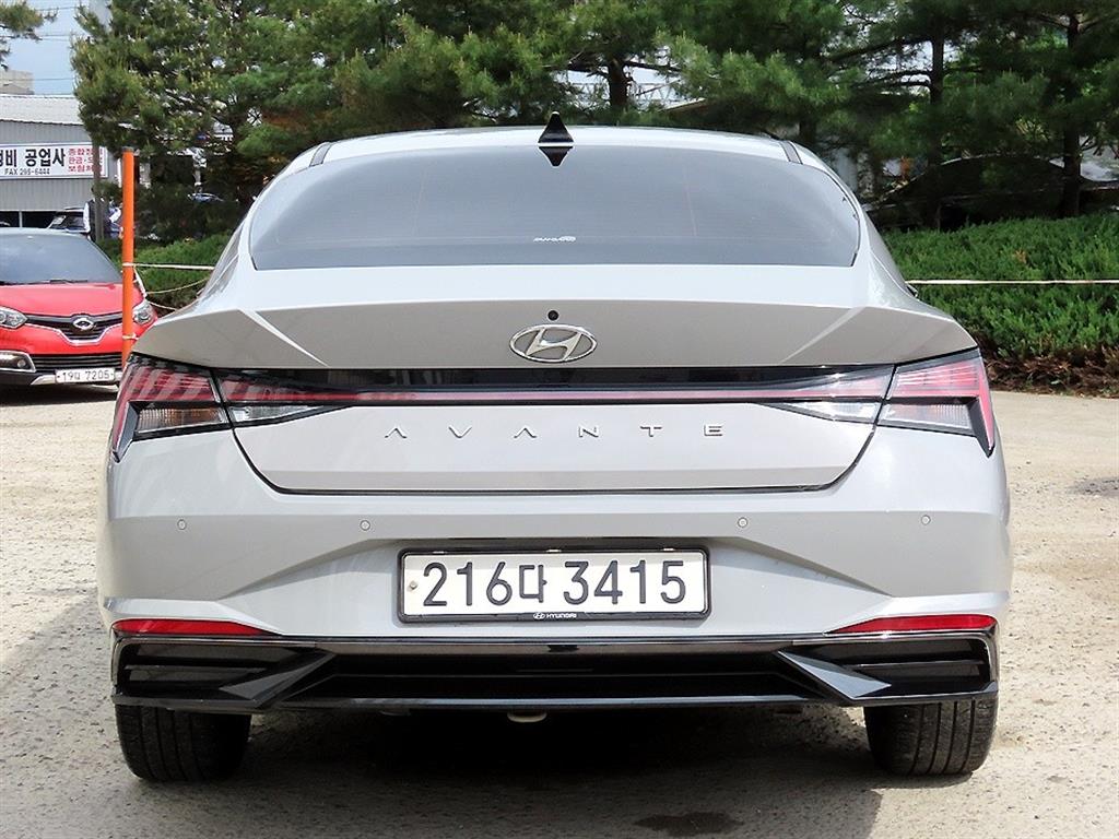 HYUNDAI Avante - Vista 4