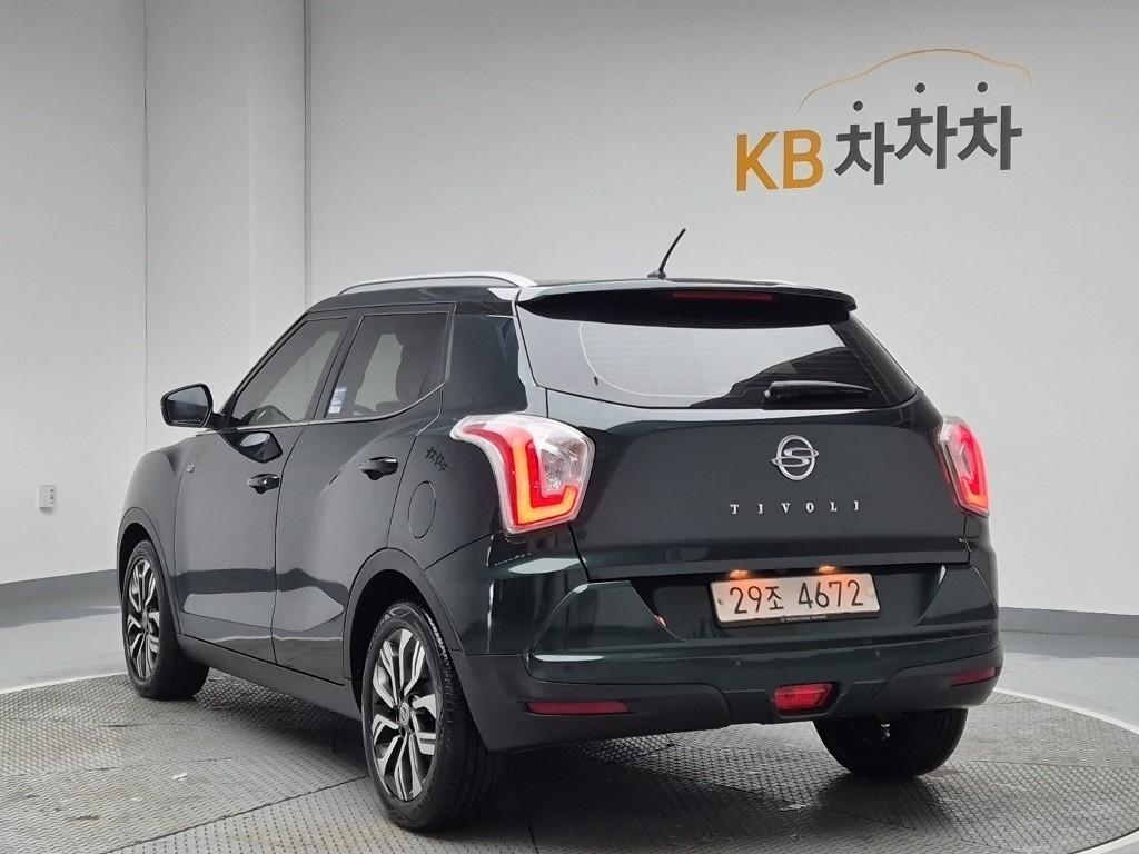 Ssangyong Tivoli - Vista 2