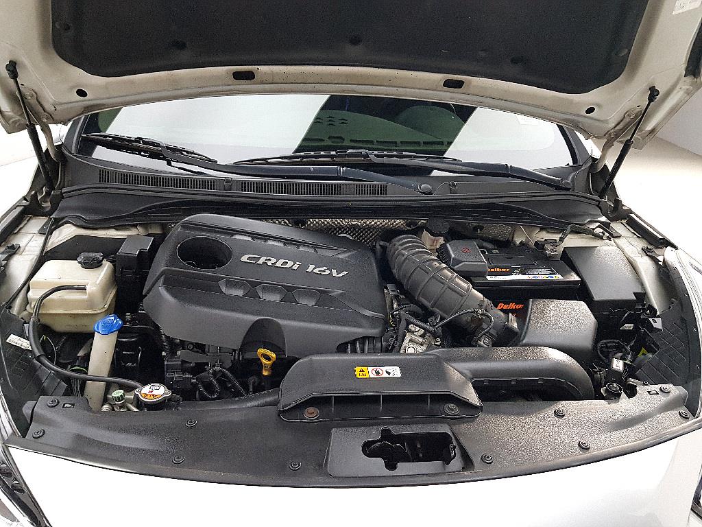 HYUNDAI i40 - Vista 6