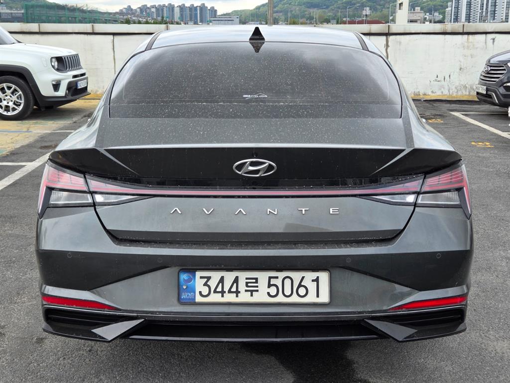 HYUNDAI Avante - Vista 4