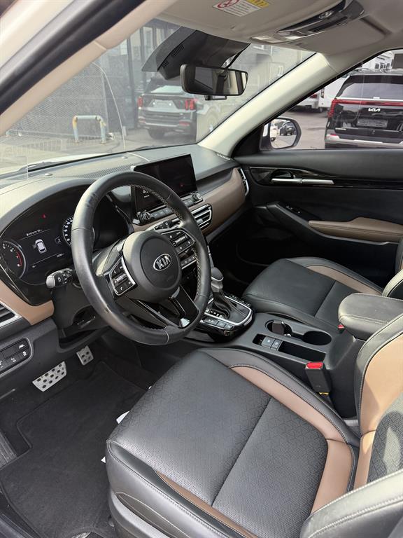 KIA Seltos - Vista 8