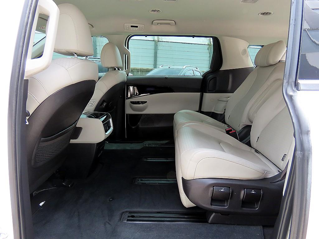 KIA Carnival - Vista 6
